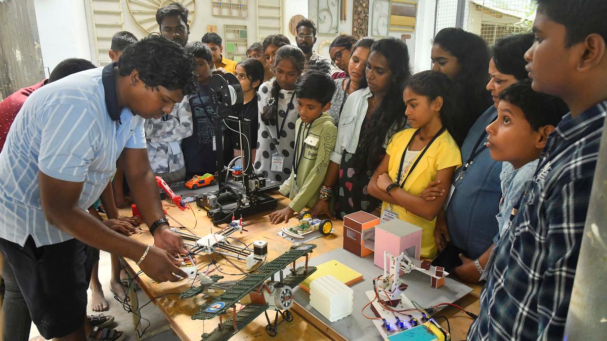 Students participate in robotics science workshop