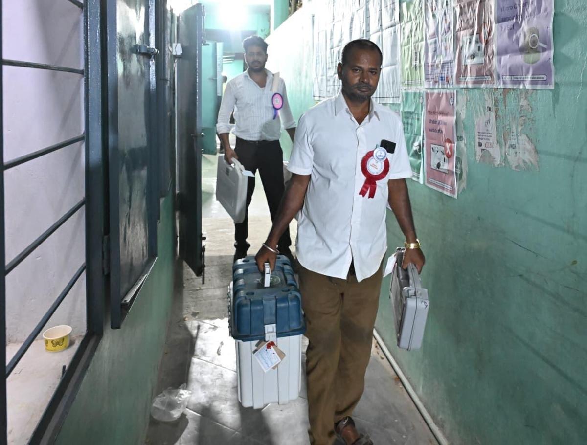 WB elections: EVM malfunction triggers clash in Purulia