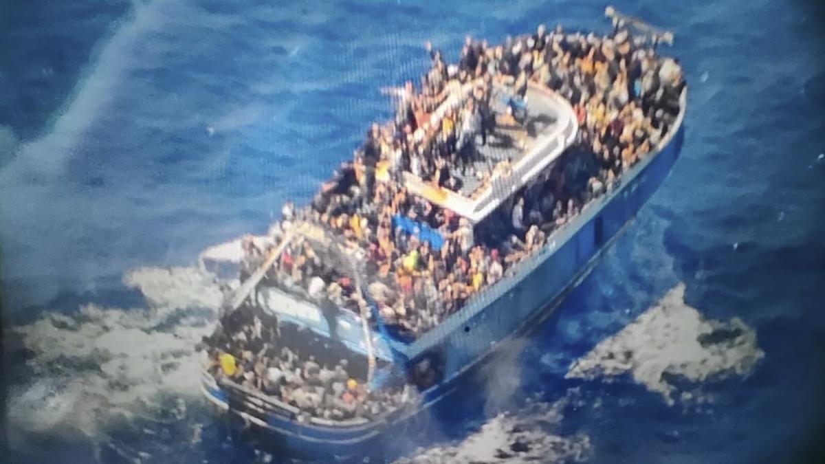 Migrant boat sinking off Greek island leaves 3 dead, 10 survivors