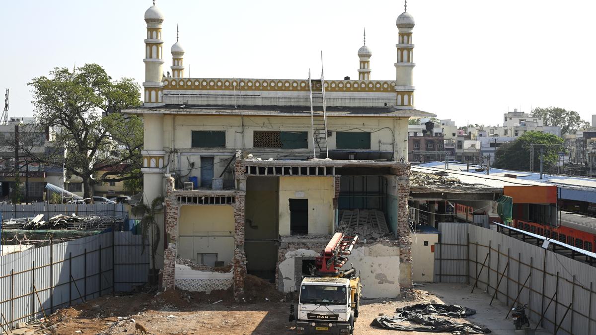 Skywalk to Metro station key feature of ₹327 crore redevelopment of Nampally station