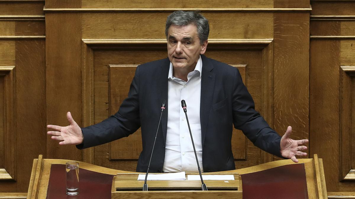 Greece's opposition Syriza party splits as several prominent members defect