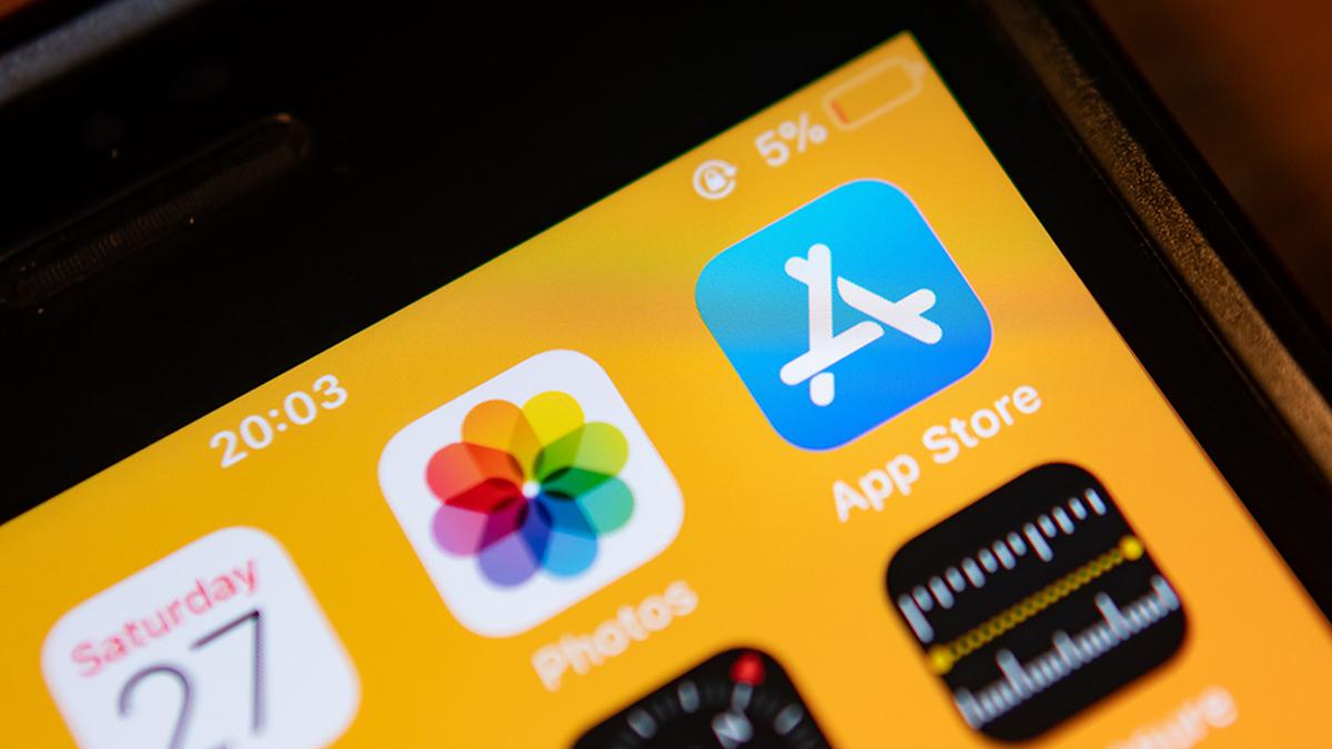 Apple blocked 1.7 million apps, removed 428,000 developer accounts from the App Store