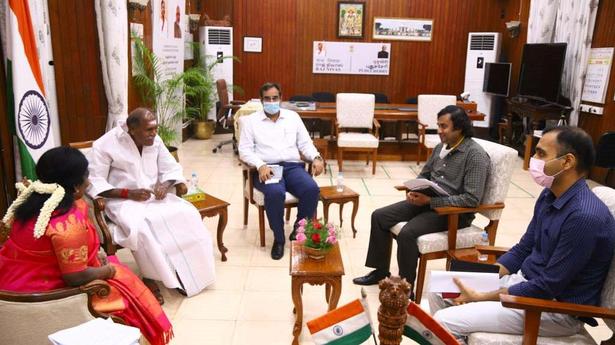 Rangasamy meets Tamilisai in the backdrop of strike by power sector employees 