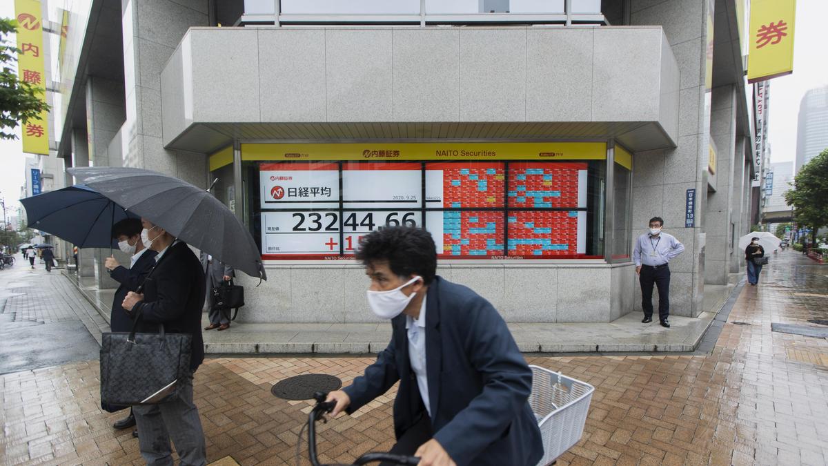 Asian shares decline as hopes dim for resolution in Iran