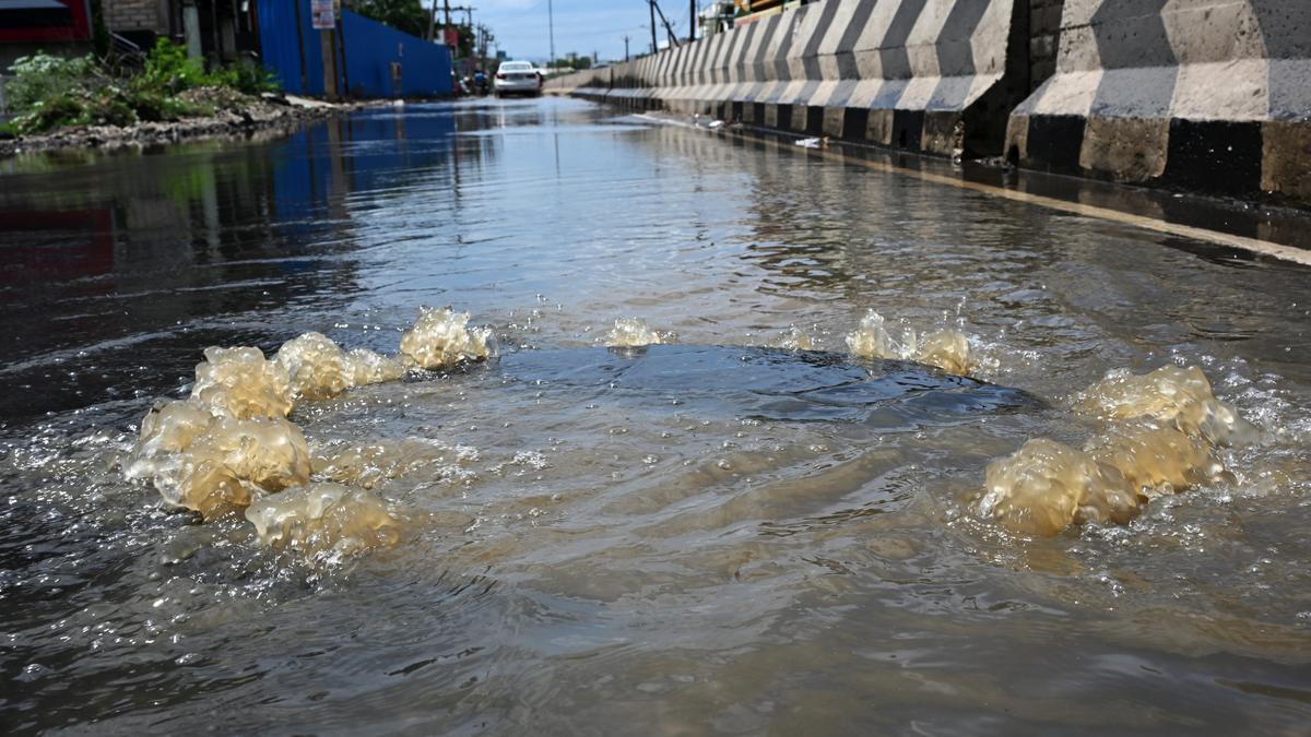 Sewage from UGD line floods road near Mattuthavani