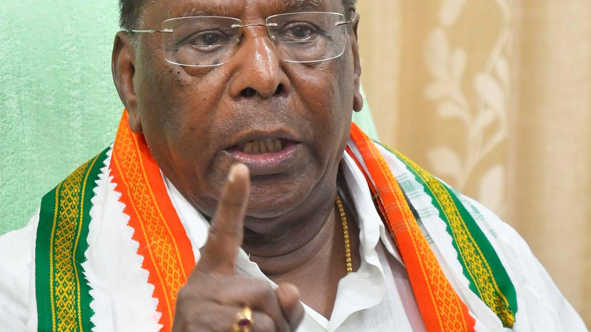 Former CM seeks probe into suicide of woman constable