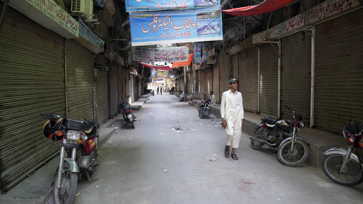 Pakistan shopkeepers strike nationwide over inflation