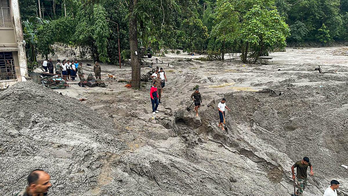 Sikkim flash flood toll rises to 25, search on for missing