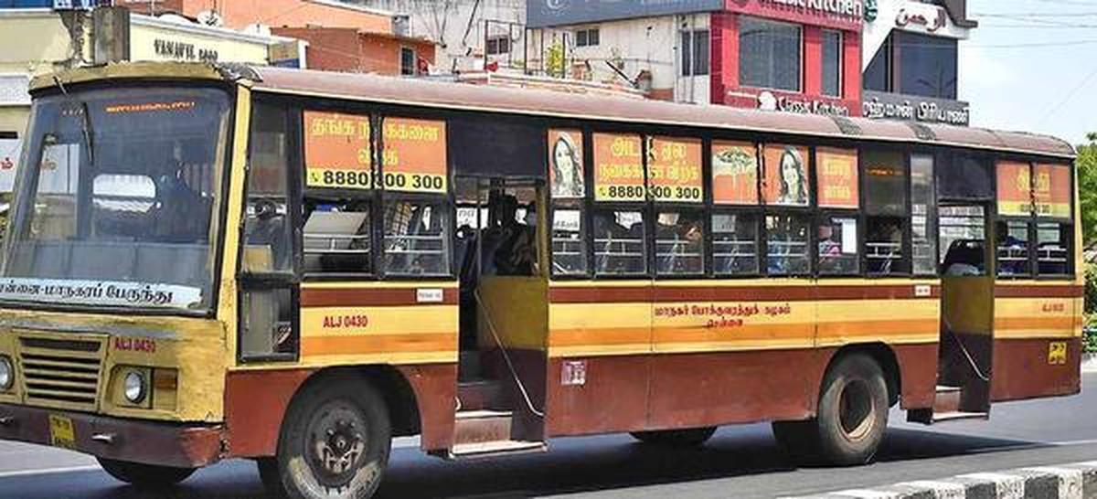 Um ônibus em OMR. Um ônibus em OMR.