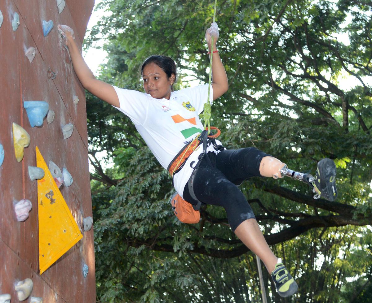 Arunima Sinha practicing rock climbing in an artificial wall at Kanteerava stadium in Bengaluru. File Photo: K. Bhagya Prakash