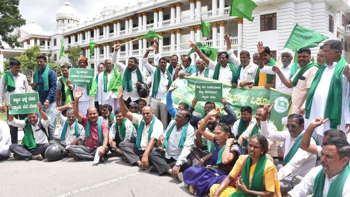 Sugarcane farmers of Mysuru and Chamarajanagar demand payment of dues