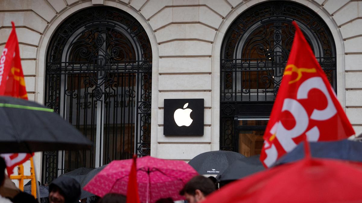 Apple workers in France stage strike over work conditions on iPhone 15 launch day