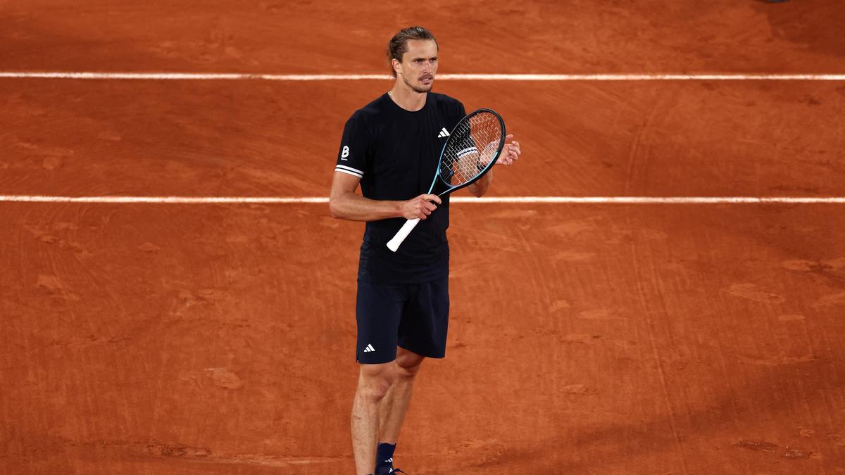 Zverev powers into French Open semis, Kostyuk to face Andreeva