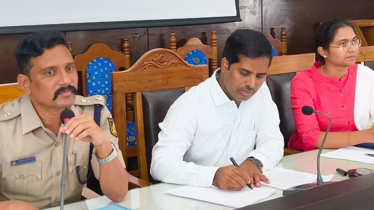 Officials appeal to people of Mandya dist. to celebrate Ganesha festival, Id Milad in peaceful manner