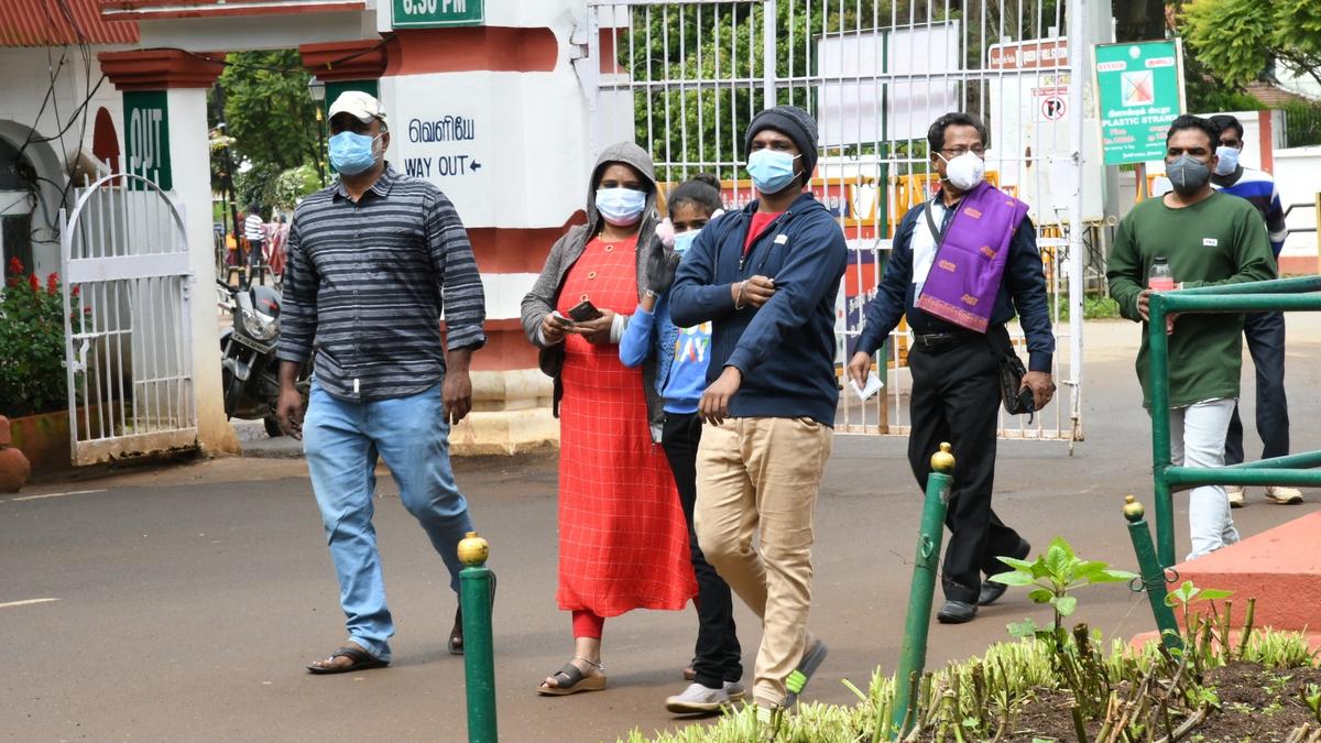 Nilgiris district administration urges tourists, residents with flu-like symptoms to wear masks
