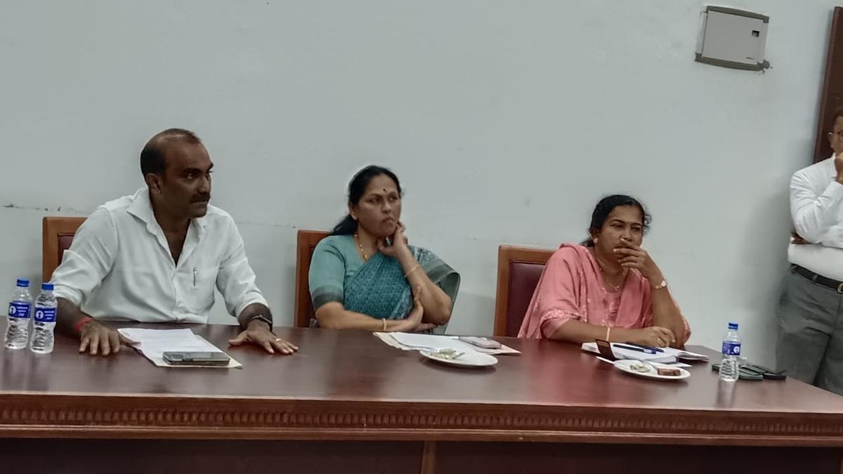 Fix anomalies in land acquisition and disparities in compensation for Malpe-Karavali Junction NH 169A widening, Shobha tells officials