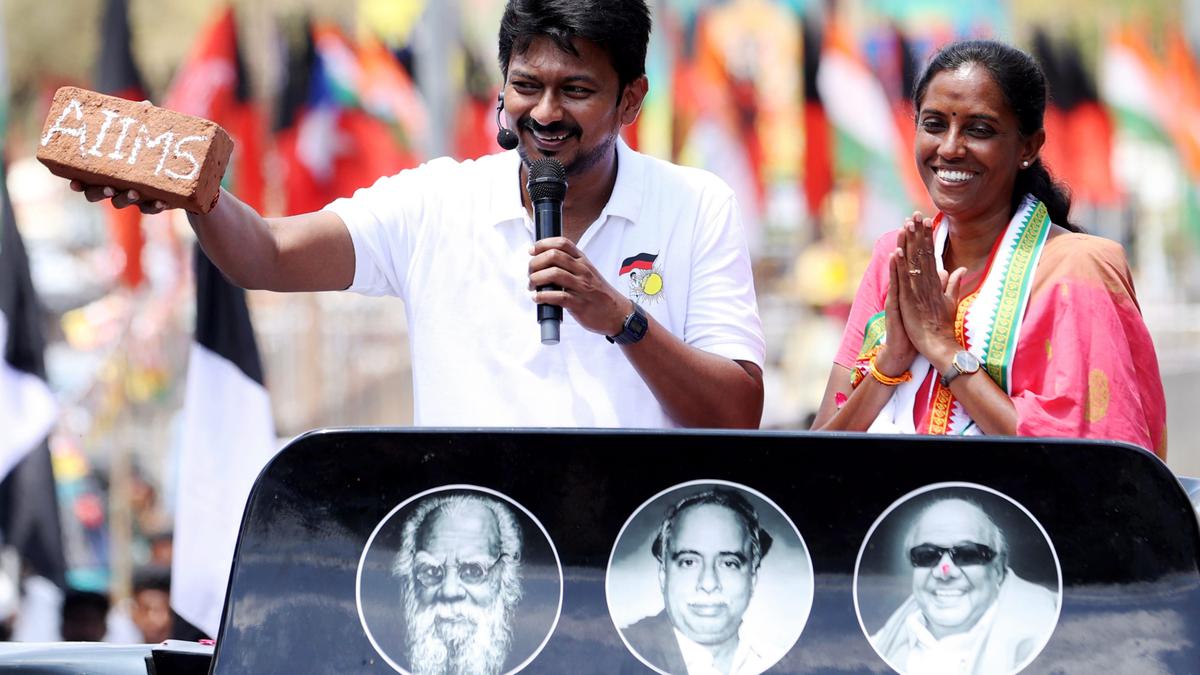 Jothimani trying her best to win in this AIADMK bastion