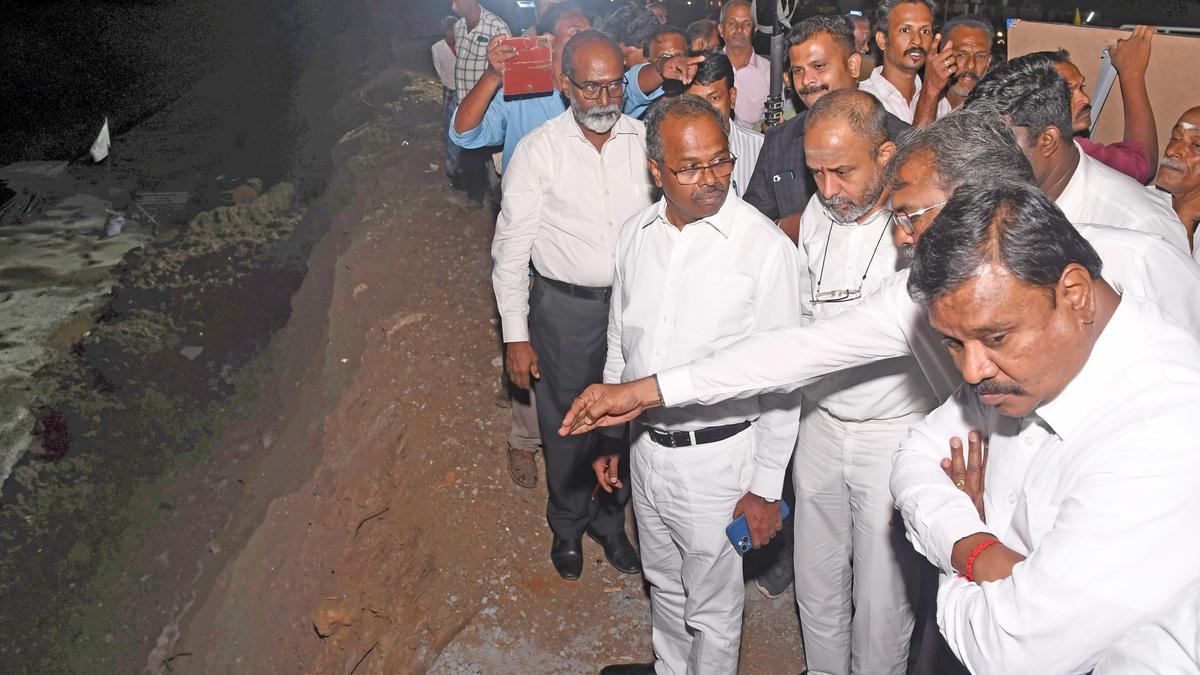 HC judges inspect Vandiyur, Thenkal tanks