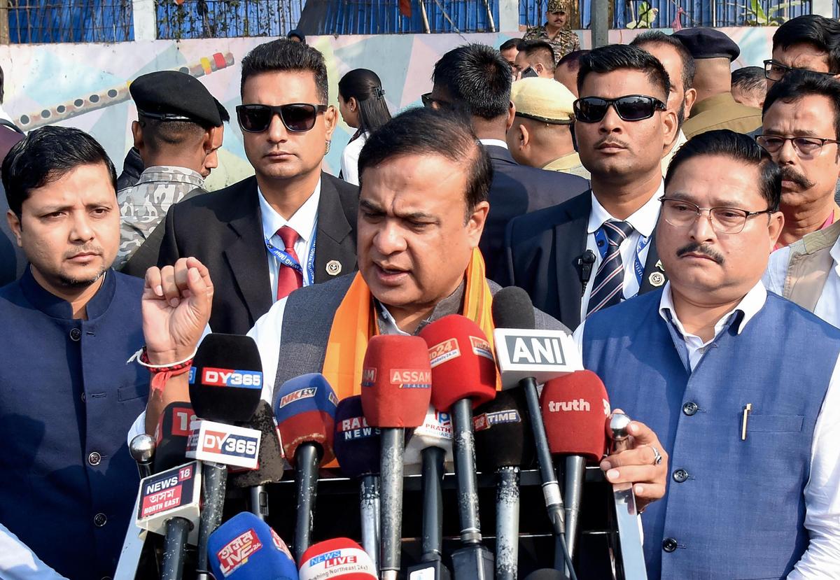 Rahul 'insulted' northeast by not wearing Gamosa at reception hosted by President: BJP - The Hindu