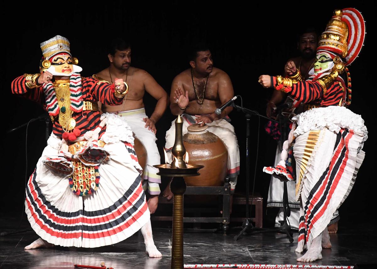 Dancers depicting  the king aiming his arrow at the deer, the charioteer reining in the horses, a sequence from ‘Abhijnana Sakuntalam’, performed at Kalakshetra, as part of Prakriti Foundation’s silver jubilee celebrations. 