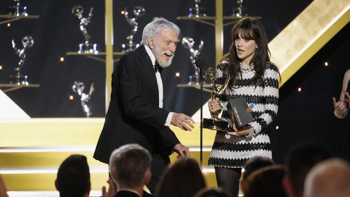 Dick Van Dyke becomes the oldest Daytime Emmy winner at age 98 for guest role on ‘Days of Our Lives’