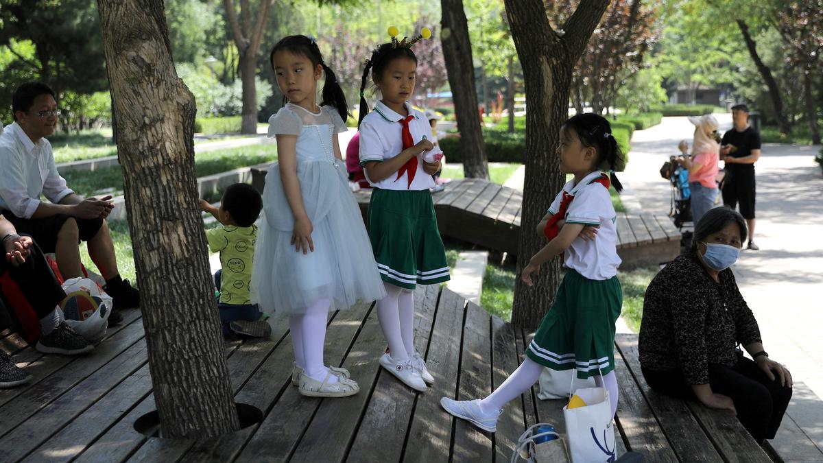 China launches projects to build 'new-era' marriage, childbearing culture