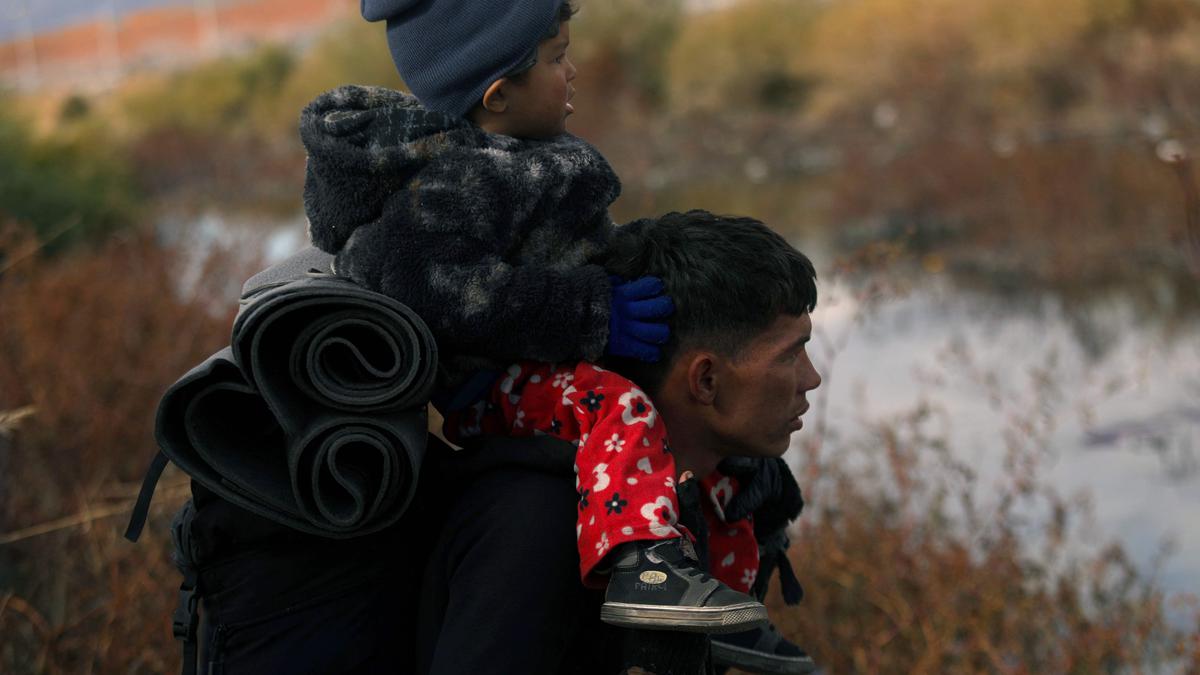 U.S. to reopen border crossings as illegal immigration drops