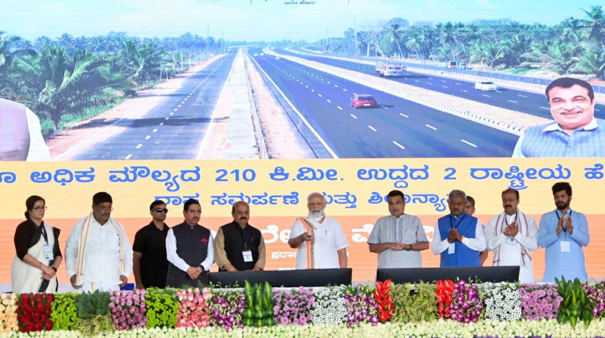 PM Modi inaugurates Bengaluru-Mysuru Expressway, holds roadshow in Mandya - The Hindu