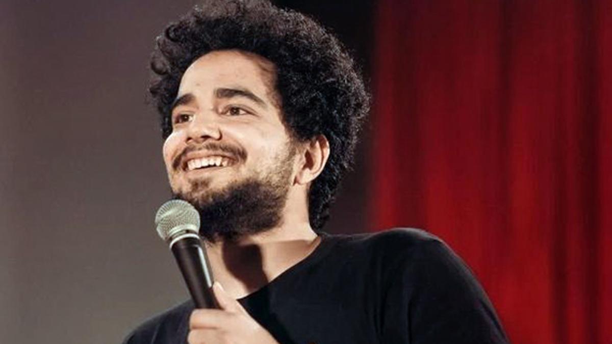 Comedian removes show after controversial remarks.