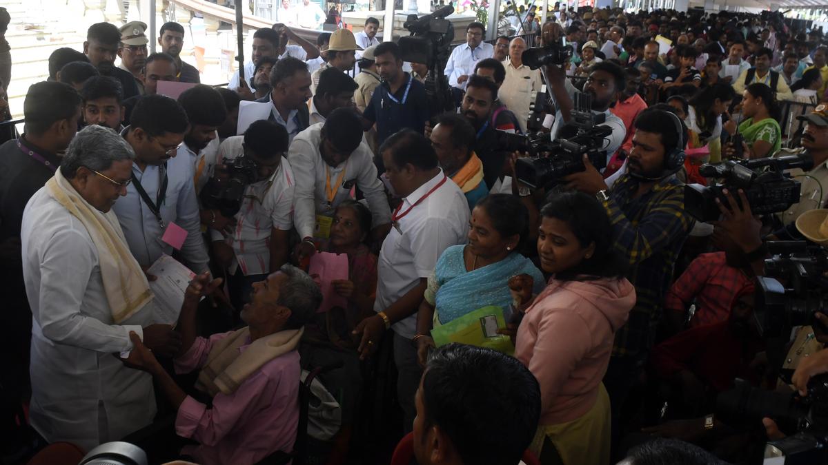 Karnataka: Over 20,000 people turn up with 12,372 petitions at CM’s second Janaspandana