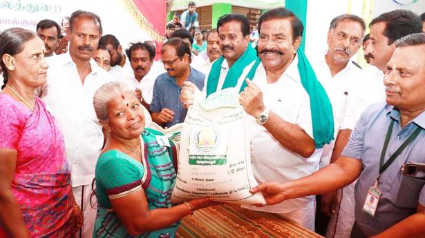 Distribution of traditional paddy seeds at subsidised rates gets under way in Tiruchi