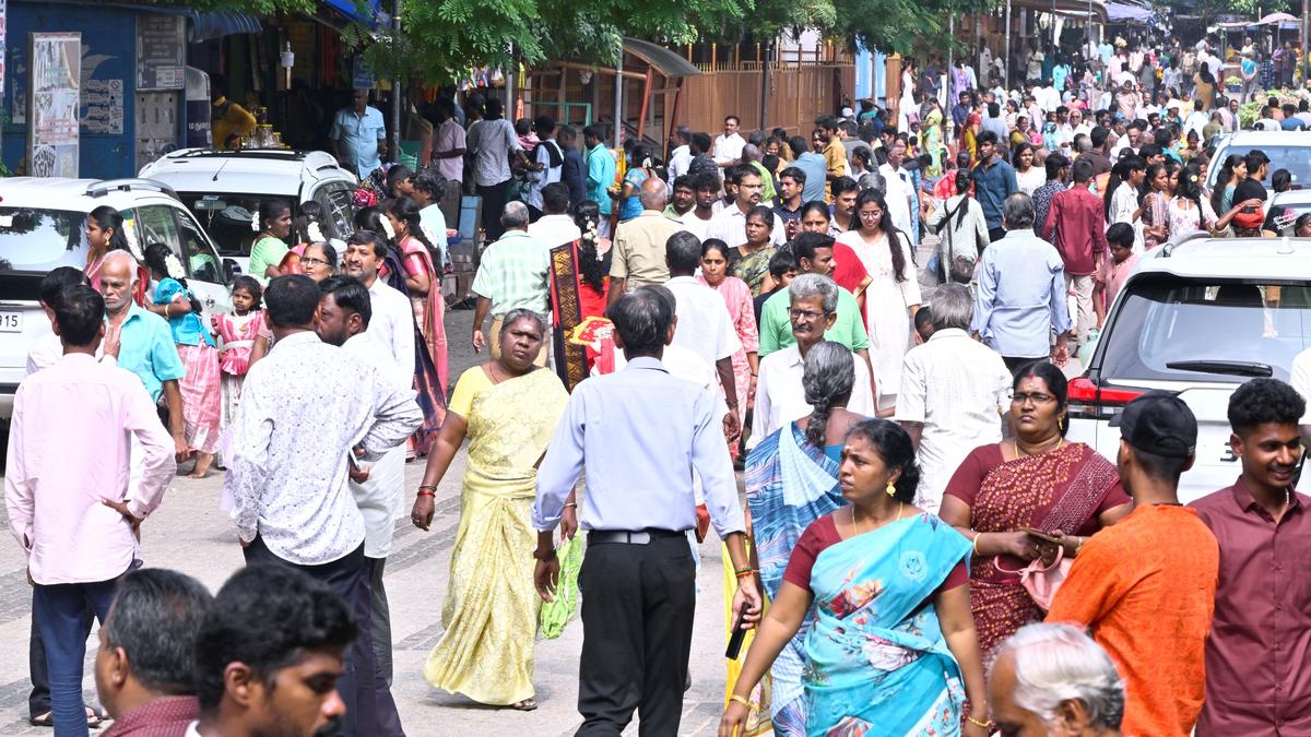 Thousands of devotees visit Meenakshi Temple on New Year Day in Madurai
