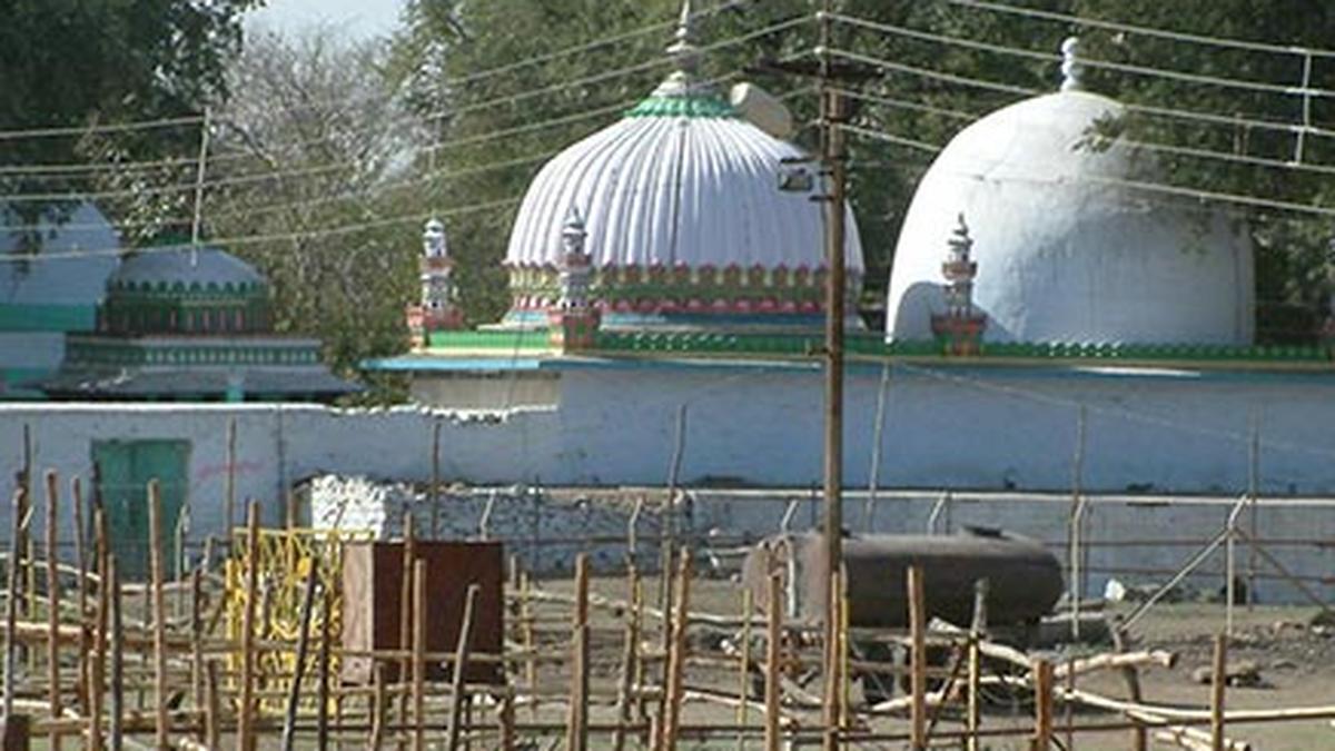 Hindus offer prayers at Bhojshala as ASI survey continues