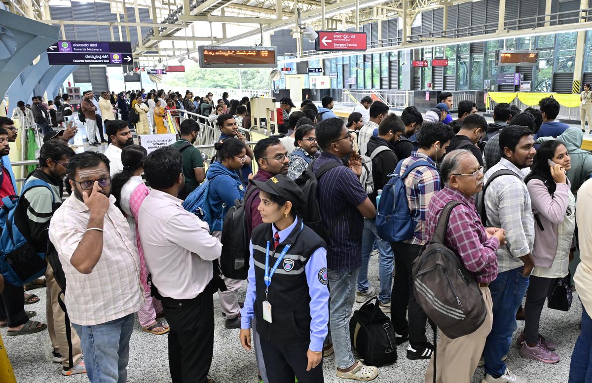 Bengaluru Metro commuters hit by WhatsApp ticketing glitch - The Hindu