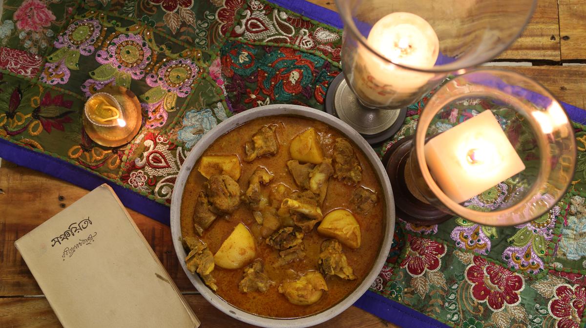 Pathar Bangla, which translates to Lamb’s Bengal is a simple lamb stew which brought back Tagore’s lost appetite in the final days of his life.