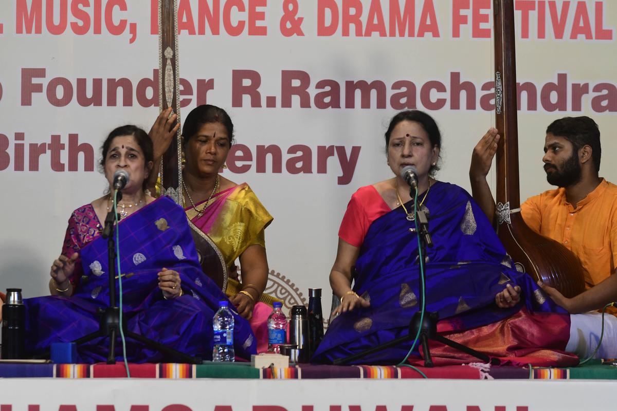 The vocal concert by LAKSHMI RANGARAJAN and SUBHASHINI PARTHASARATHY at Hamsadhwani on the occasion of the Birth centenary celebrations of legendary Carnatic musician T.M. THIYAGARAJAN in June 2023. The vocal concert by LAKSHMI RANGARAJAN and SUBHASHINI PARTHASARATHY at Hamsadhwani on the occasion of the Birth centenary celebrations of legendary Carnatic musician T.M. THIYAGARAJAN in June 2023.