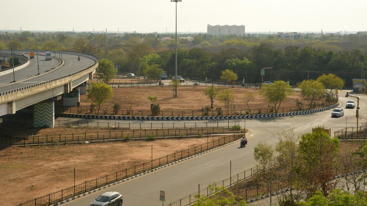 Residents seek beautification of Mannarpuram roundabout in Tiruchi