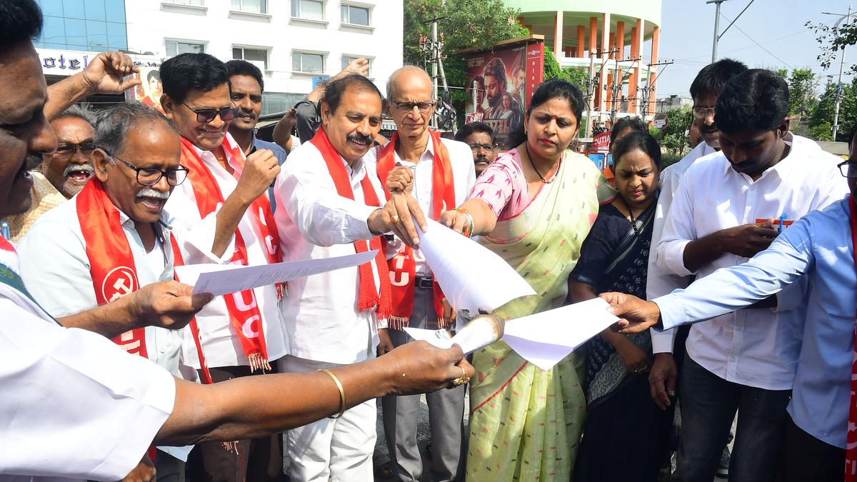 Andhra Pradesh govt. orders striking Anganwadi workers to resume duties immediately or face action