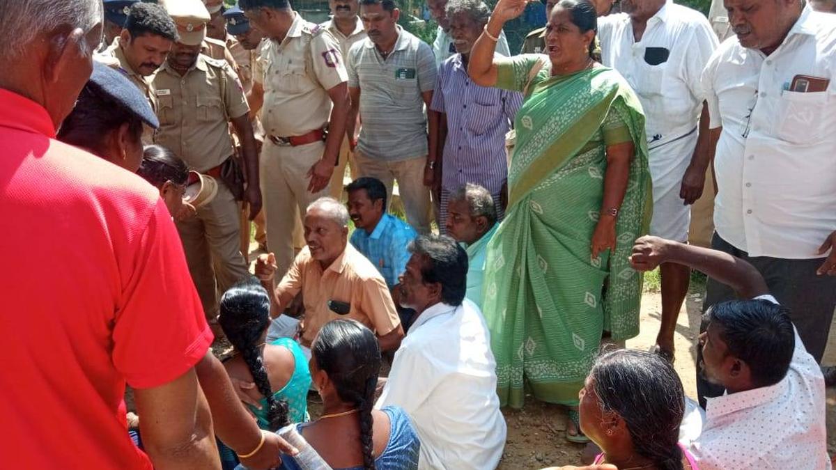 Bid to lay siege to Dhalavaipuram police station demanding arrest of POCSO Act case accused