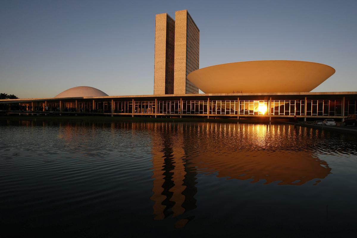 O Congresso Nacional do Brasil, ou edifício do parlamento, projetado por Oscar Niemeyer. 