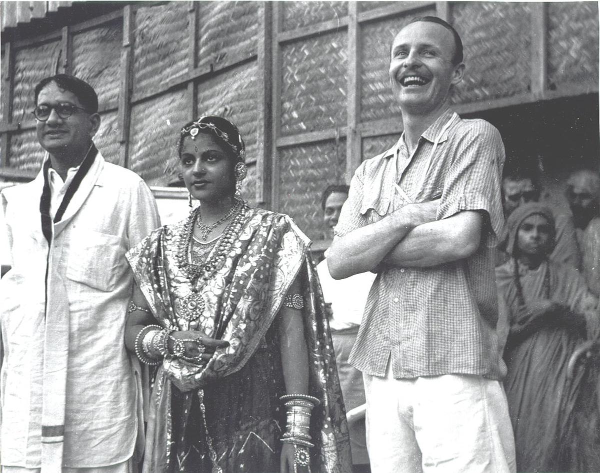 M.S. Subbulakshmi with Sadasivam and director Ellis R Dungan on the sets of the movie, Meera M.S. Subbulakshmi with Sadasivam and director Ellis R Dungan on the sets of the movie, Meera