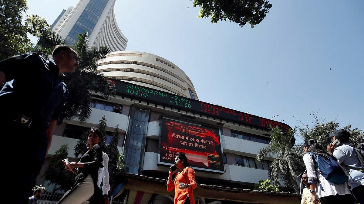 Nifty halts 14-day rally; Sensex drops over 200 points tracking weak global markets