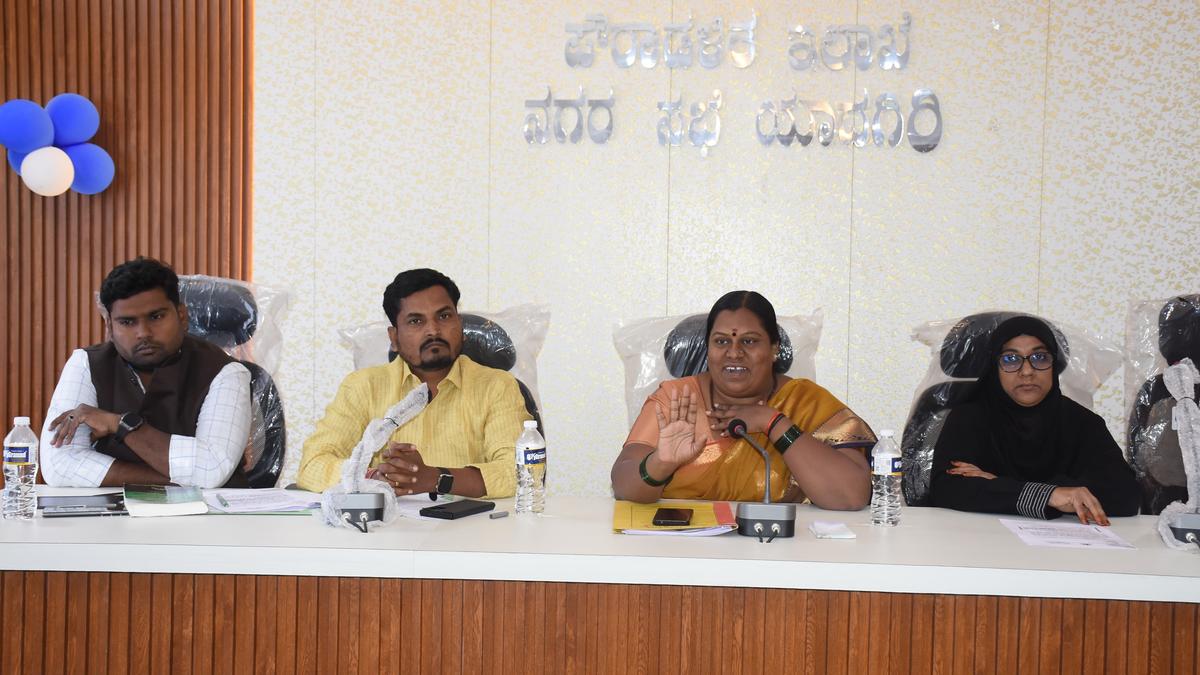 Yadgir CMC chairperson warns of legal action against educational institutions for not paying tax