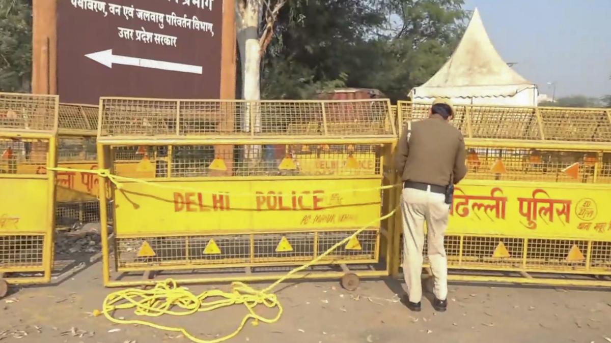 Farmers’ protest march heads to Delhi; Noida police beef up security at Chilla border