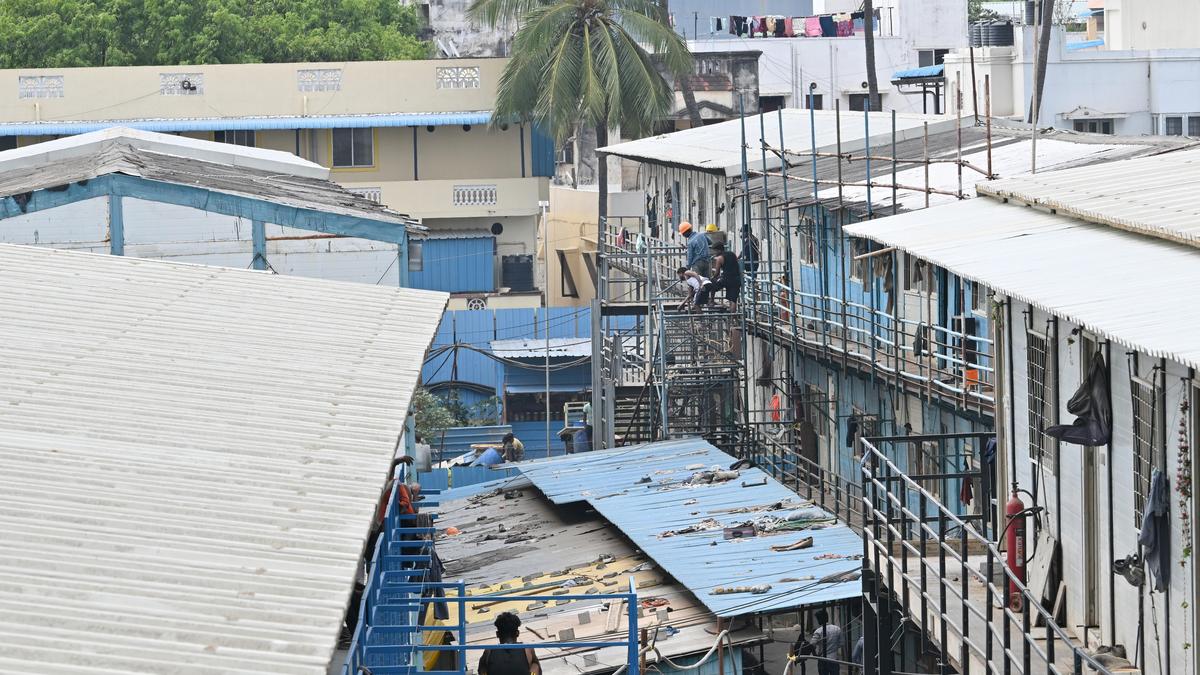 Migrant worker killed, 48 injured as staircase collapses during IPL screening in Nandambakkam