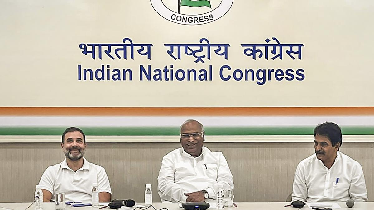 Congress Leaders From Madhya Pradesh Meet Kharge Over Poll Preparedness ...