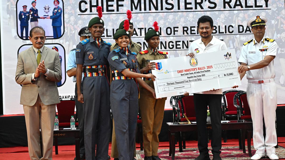 Deputy CM felicitates NCC cadets from T.N. who excelled in R-Day competitions