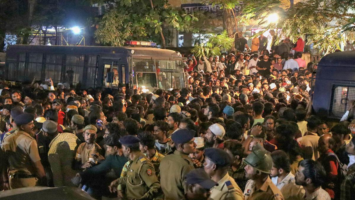 Police lathicharge supporters of Islamic preacher as he is detained in hate speech case in Mumbai