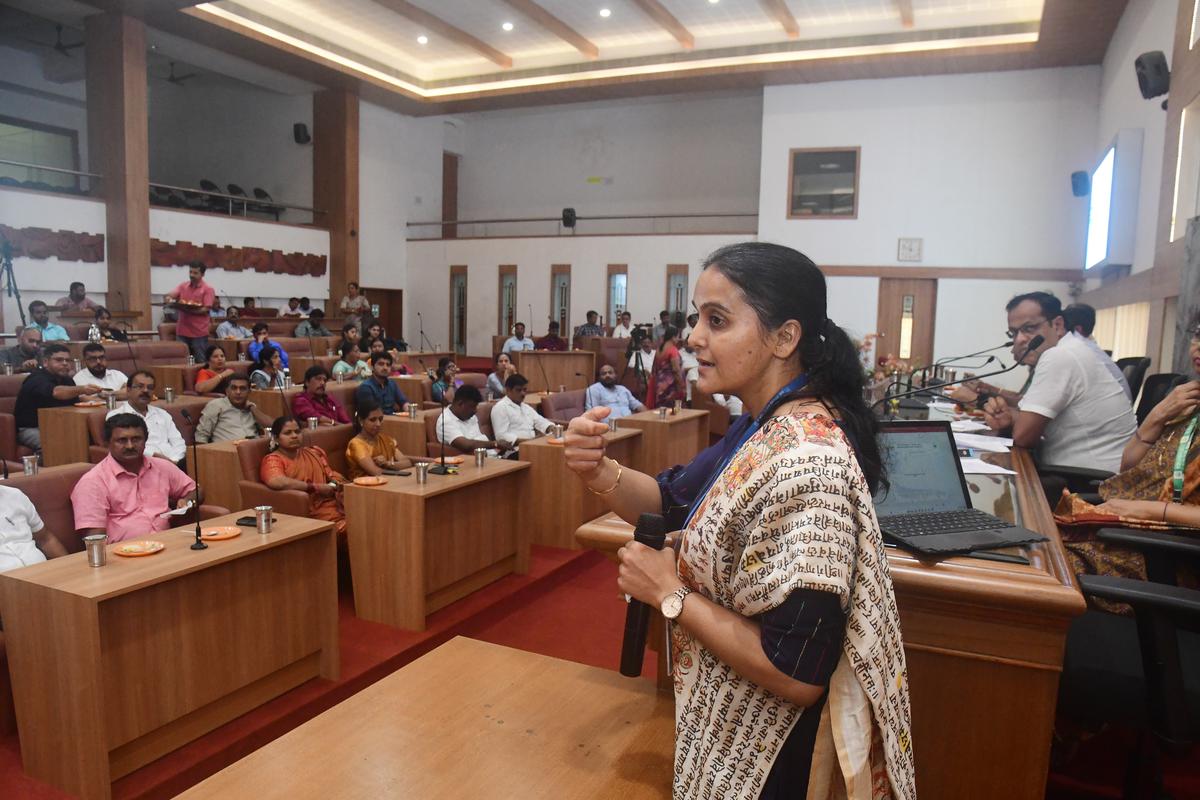T. Mahima, senior scientific officer, Central Pollution Control Board, speaking at a workshop on banning single-use plastic in Mangaluru on Tuesday. 