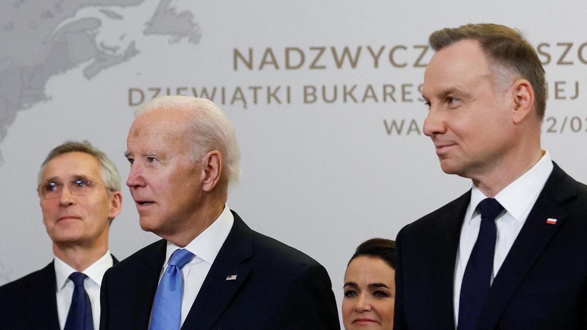 Biden meets eastern NATO allies after Putin's nuclear warning